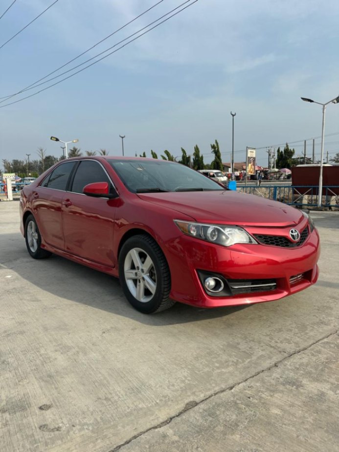 Tokunbo Toyota Camry 2014 location Ajah